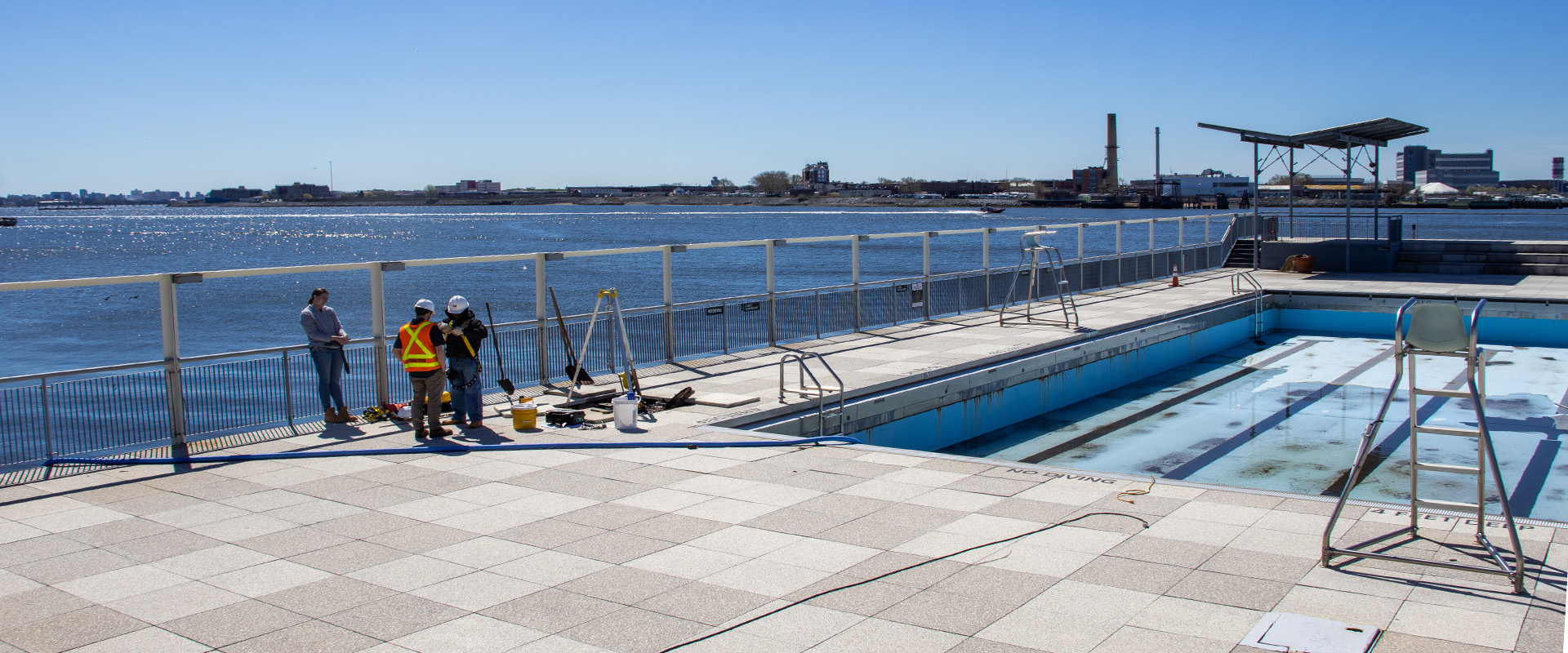 22057-3_NYCEDC_Floating Lady Pool__03