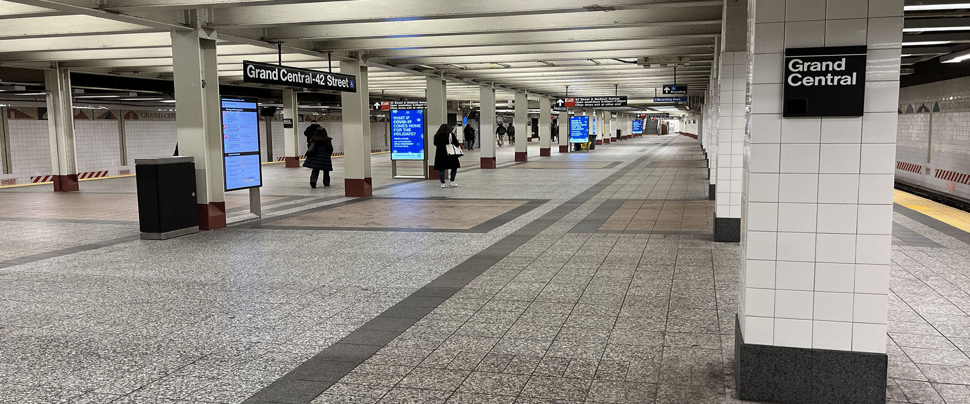 19052_42nd Street Shuttle_05