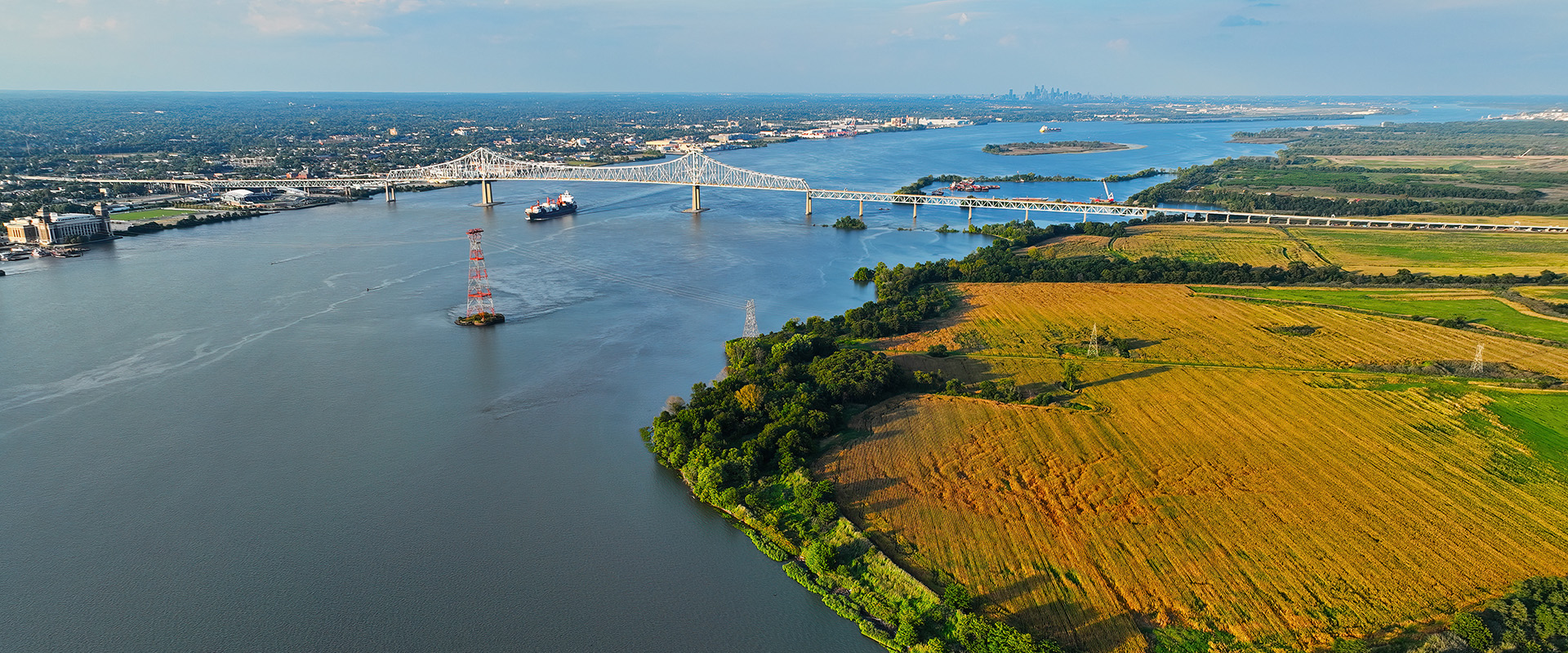 Commodore Barry Bridge_AdobeStock_673611509